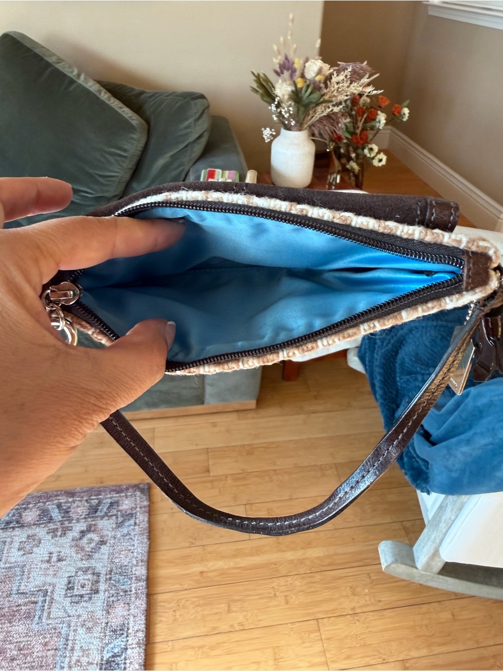 Vintage Coach houndstooth wristlet - Picture 5 of 9